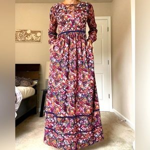 Beautiful Floral 70’s Style ModCloth Maxi Dress with Pockets